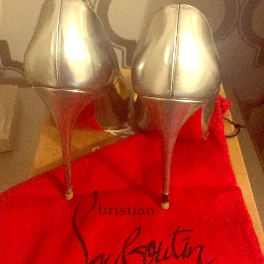 Christian Louboutin So Kate